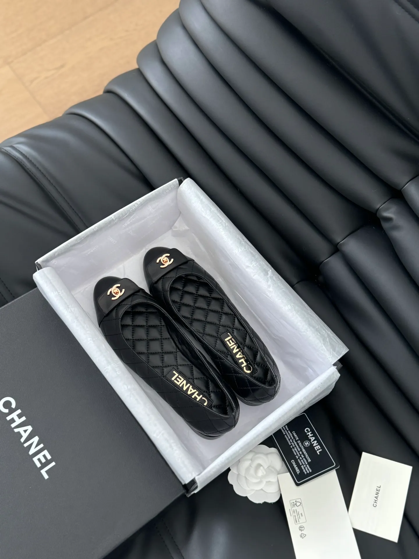 👟👟Ex-factory price 540👟👟 Purchasing-grade Chanel 24B new schoolbag buckle ballet shoes, classic diamond pattern, never tire of it😌 Sheepskin lining on the upper, leather outsole, high flat heel Size: 35-39 Other sizes 40/41/42/43 customized